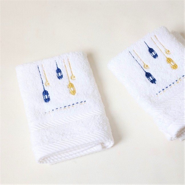Set of 3 Lanterns 
Embroidered Towels