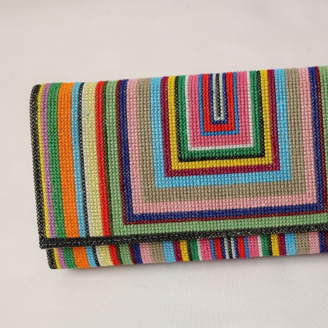Lines 
Crochet Clutch