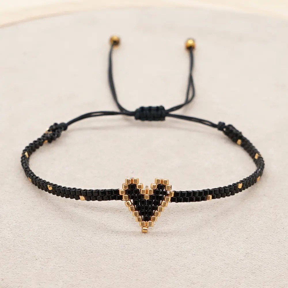 Set of 2 Amore 
Hearts Bracelets