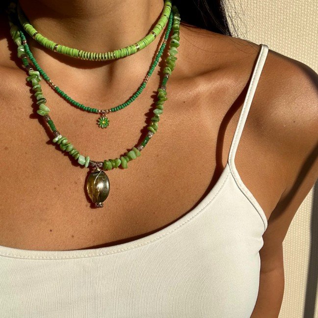 The Green 
Daisy Necklace