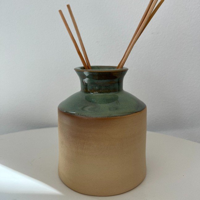 Short Neck 
Ceramic Vase