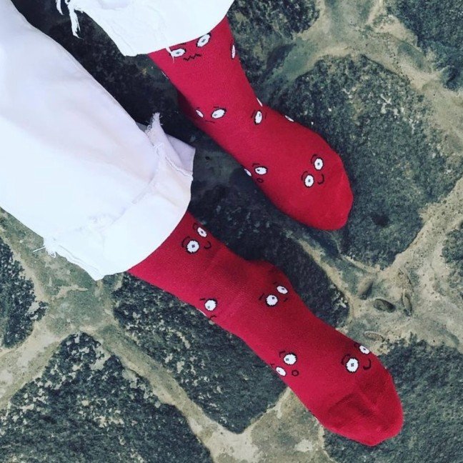 Faces Red 
Socks