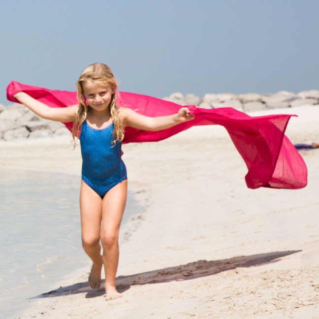 Quick-dry & Wind-Resistant 
Beach Mat: Simply Red