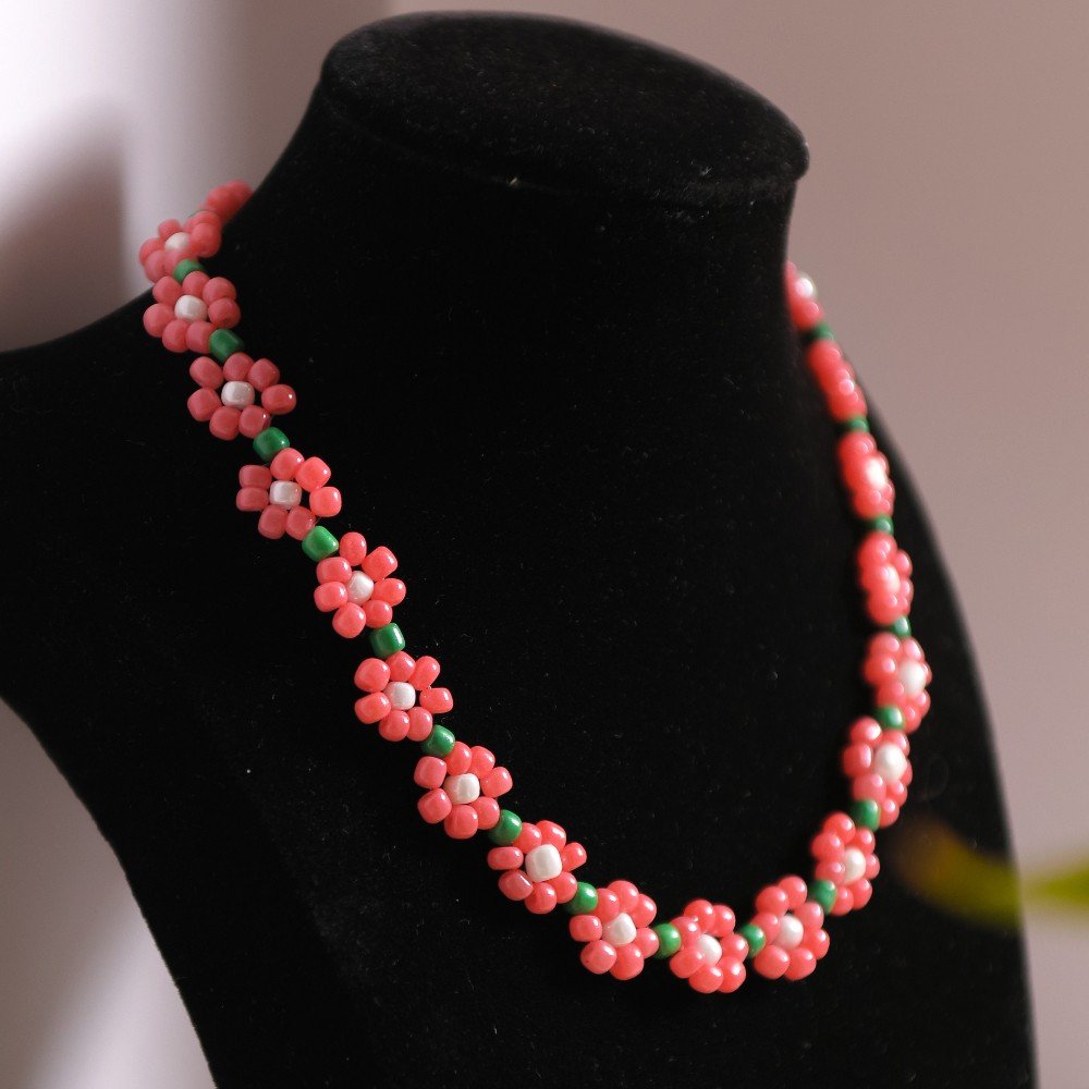 Sweet Flower 
Beads Necklace