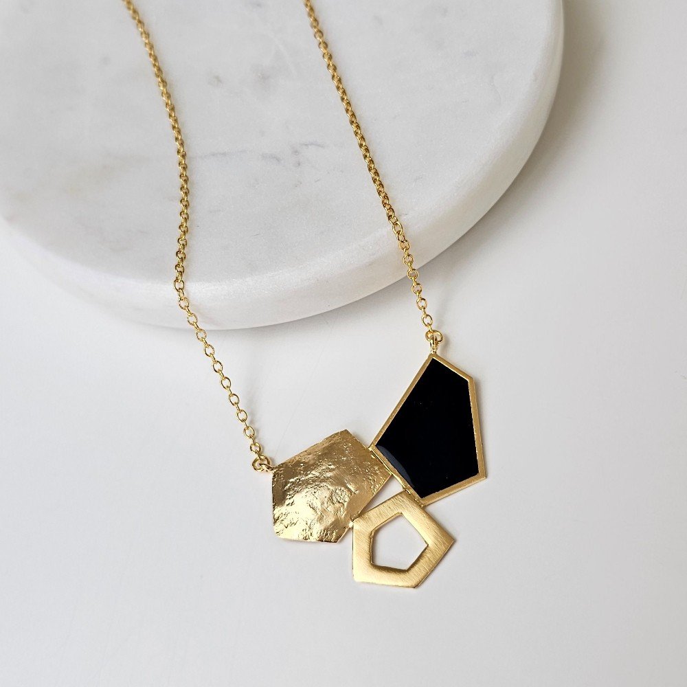 HexaChroma 
Necklace