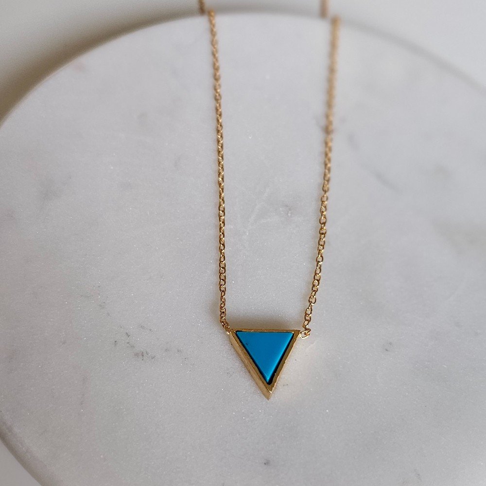 Dainty 
Triangle Necklace