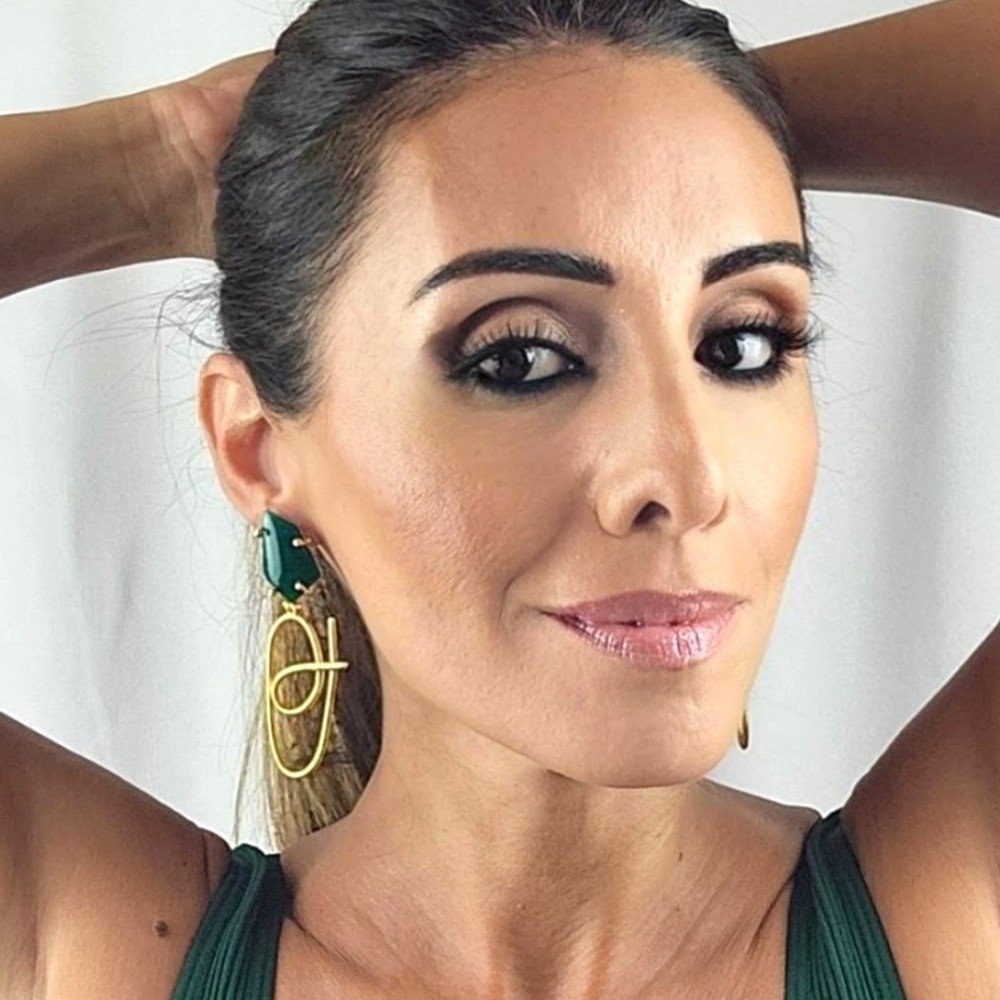 Stone Swing 
Jade Earrings