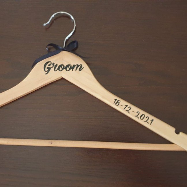 Personalized Groom 
Clothes Hanger
