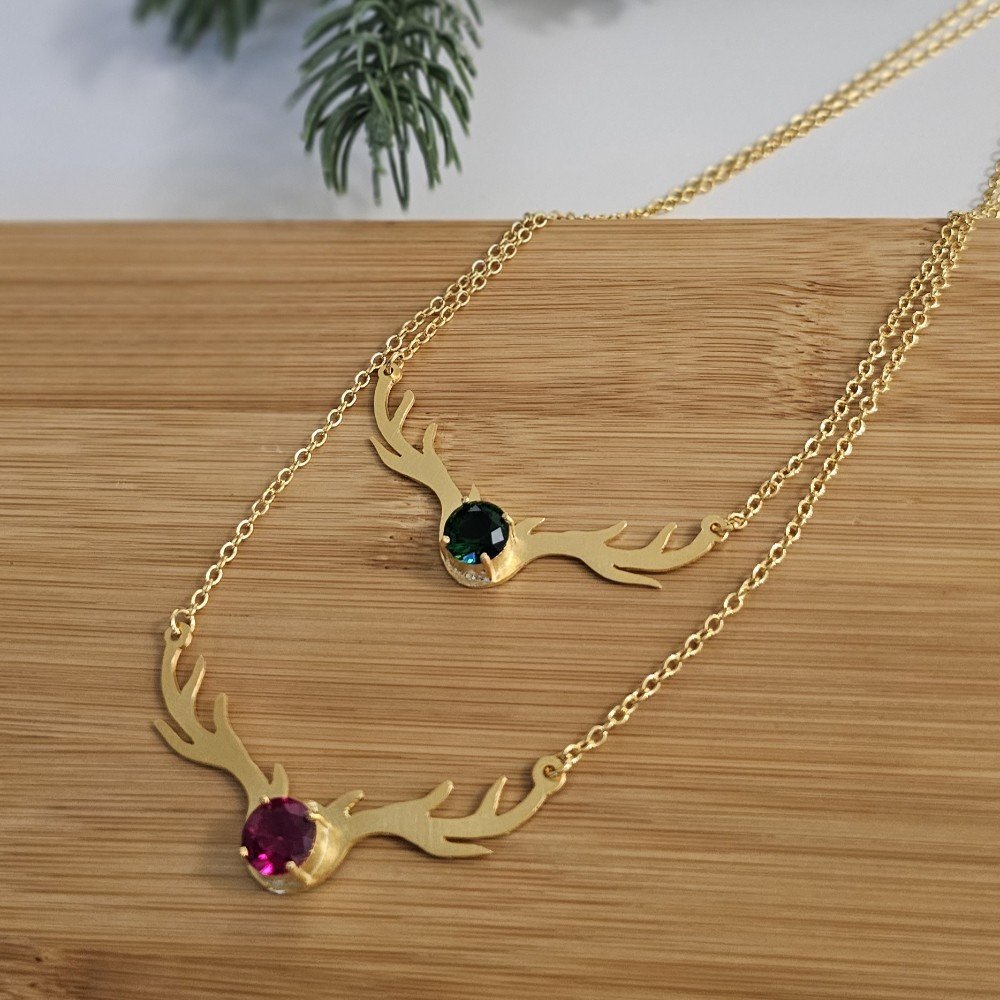 Rudolph 
Stone Necklace