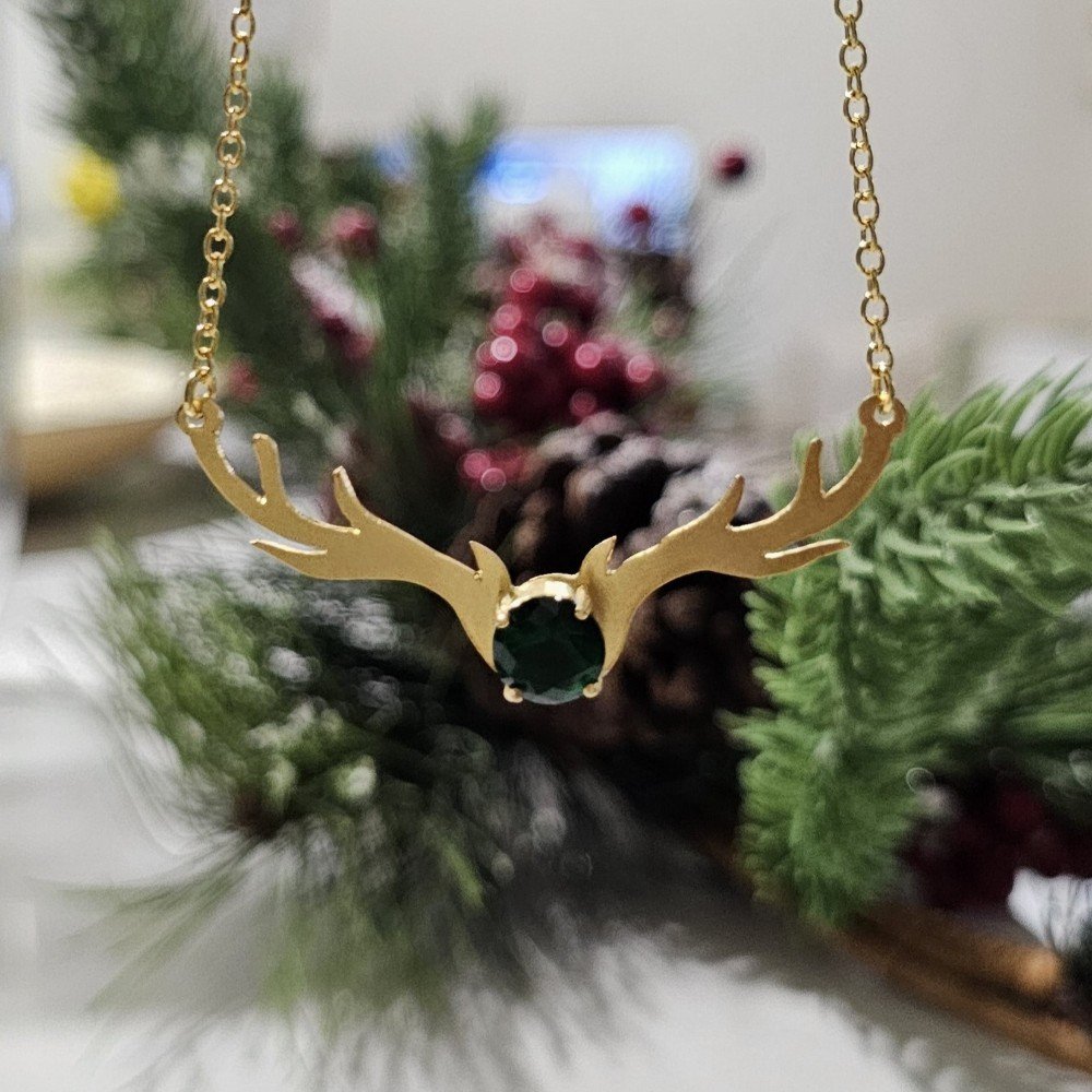Rudolph 
Stone Necklace