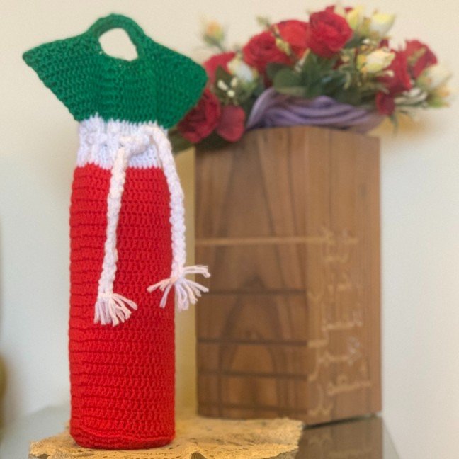 Knitted Holiday 
Wine Bottle Cover