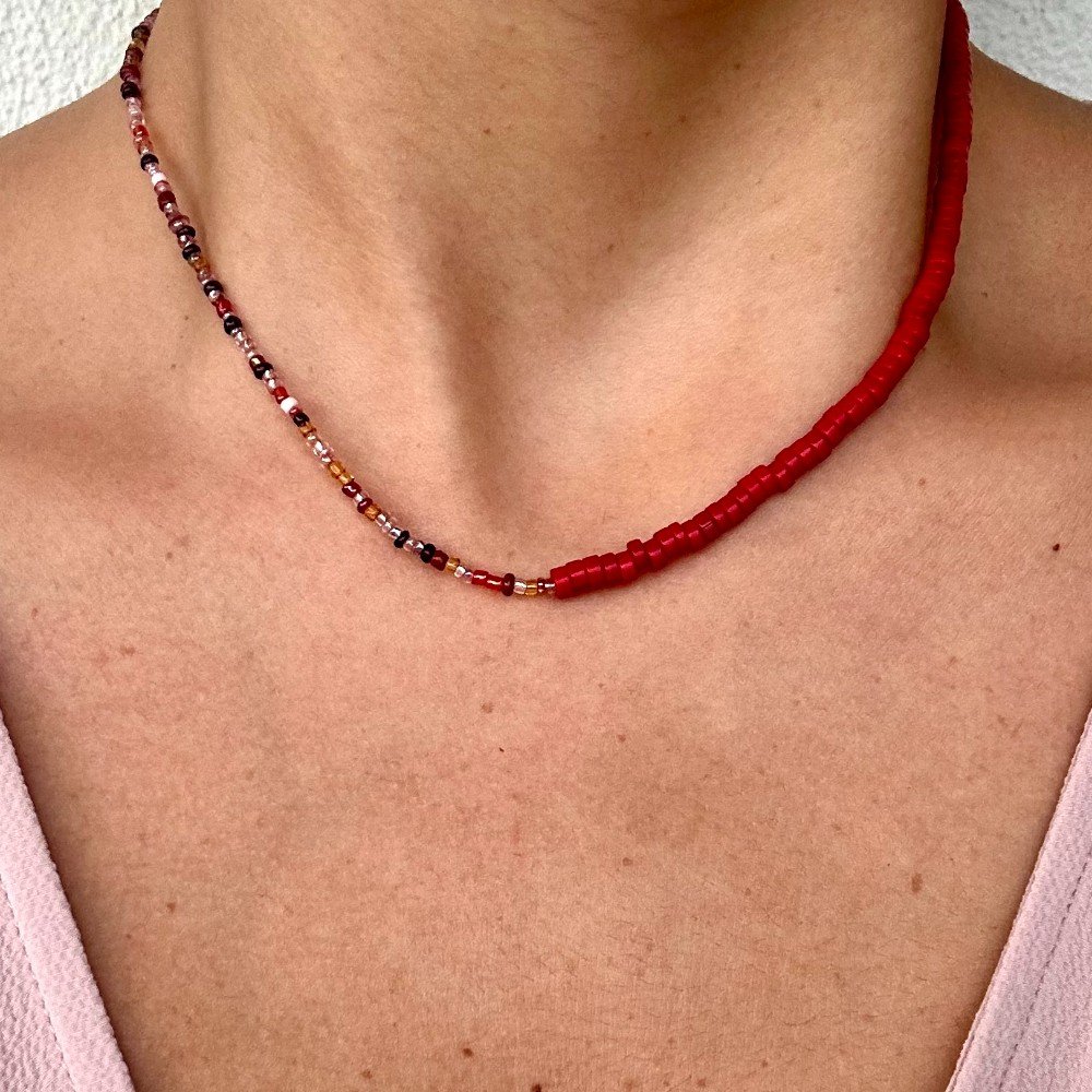Crimson 
Kiss Necklace