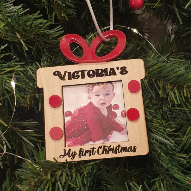 Personalized Photo 
Gift Ornament