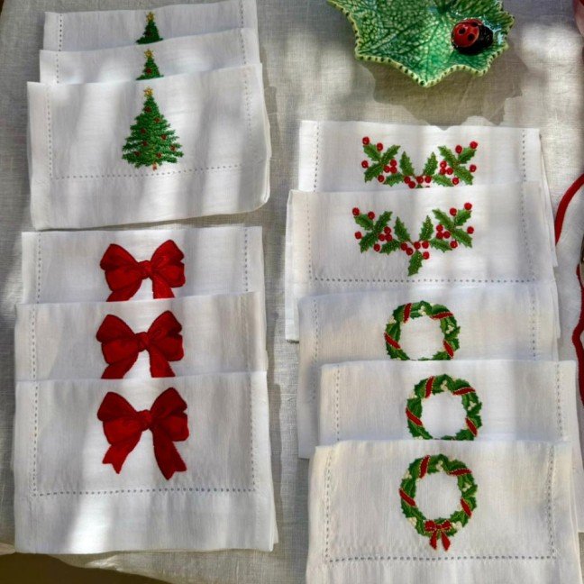 Set of 4 Embroidered Christmas Linen Napkins