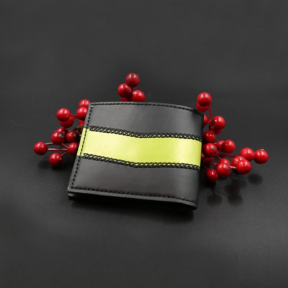 Special Stitched 
Personalizable Wallet
