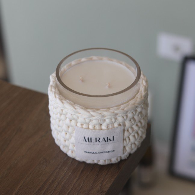 White 
Threaded Candle