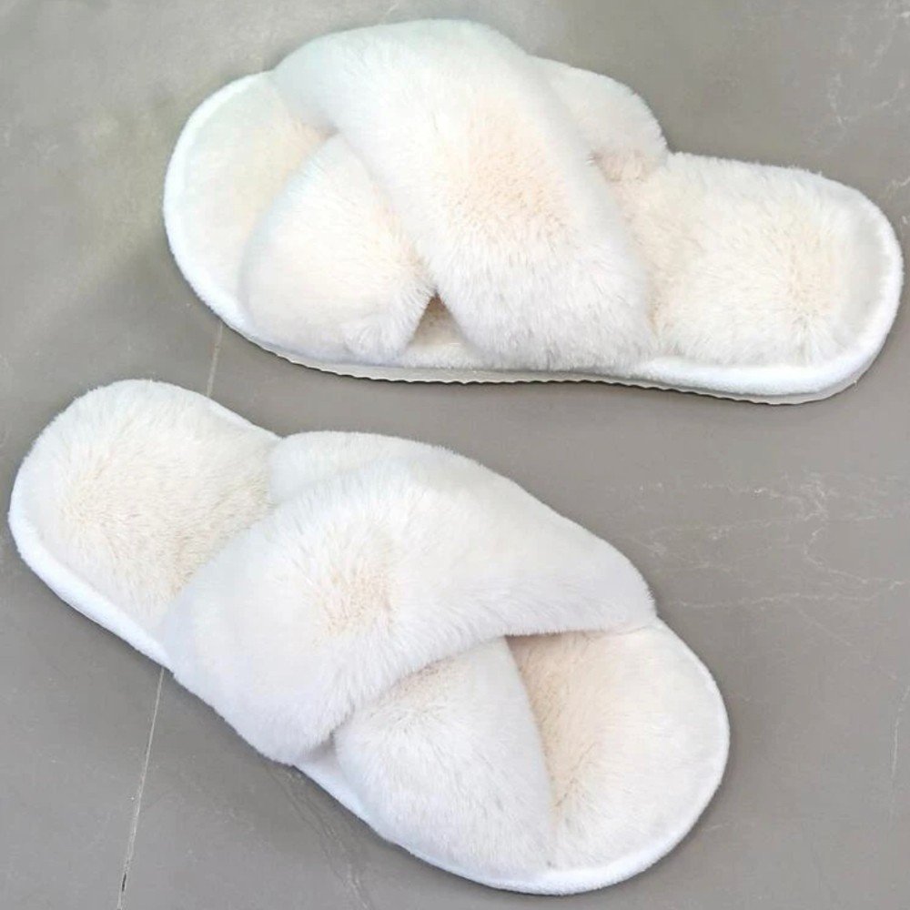 Customized Bridal 
Fluffy Slippers