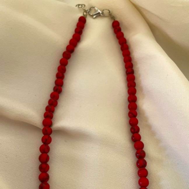Black & Red
Beads Necklace
