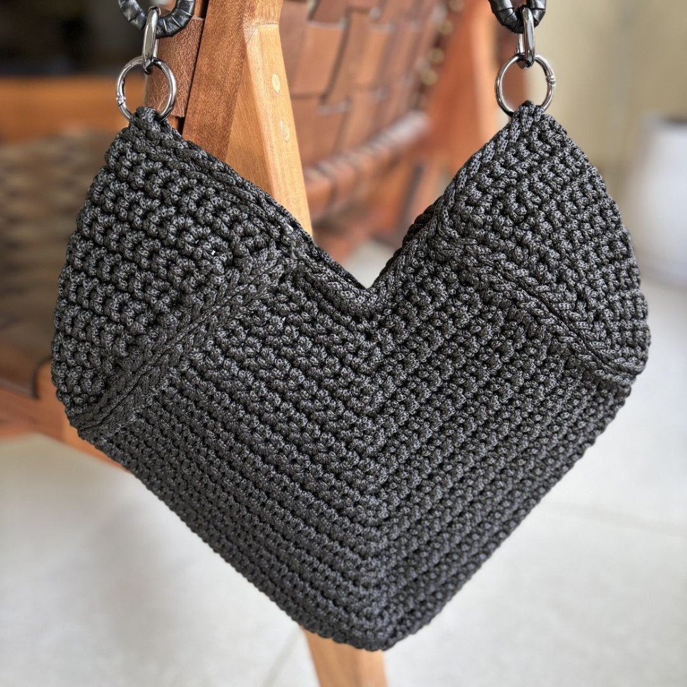 Amorette Black 
Crochet Bag