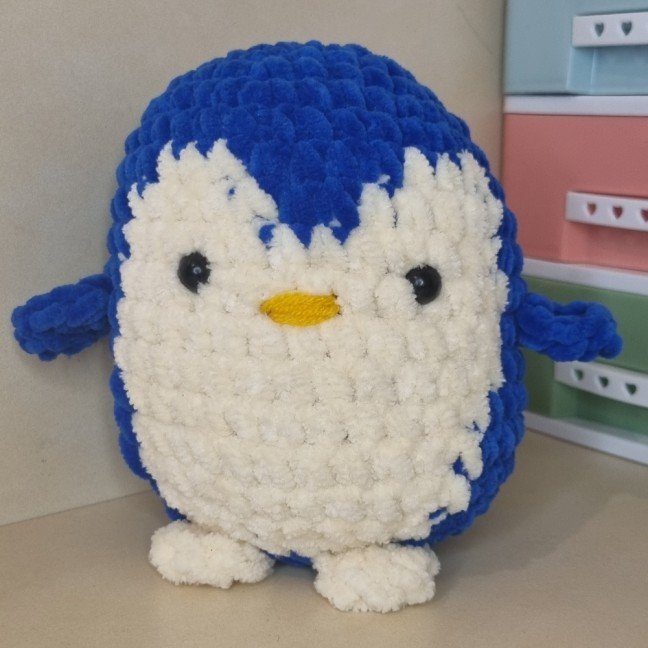 Little Penguin 
Crochet Plushie