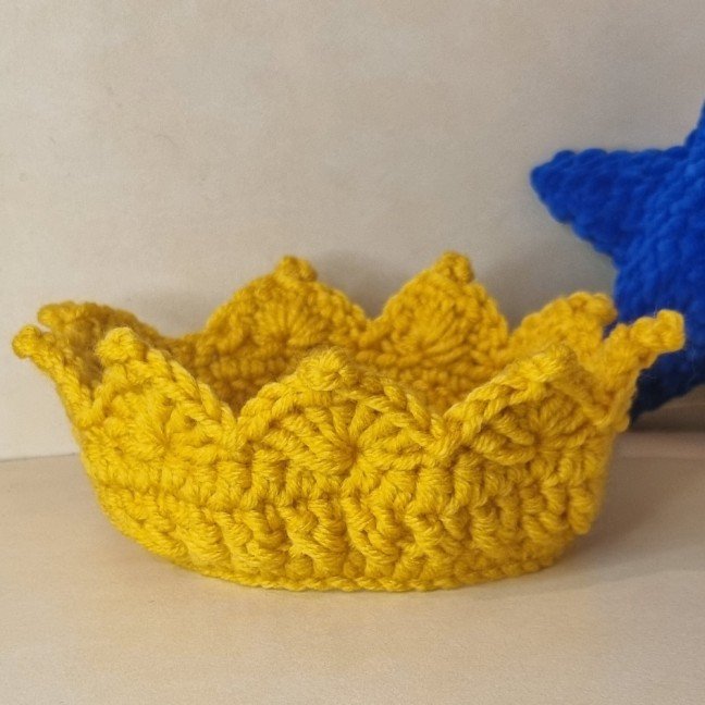 Crochet Crown 
Baby Photoshoot Prop