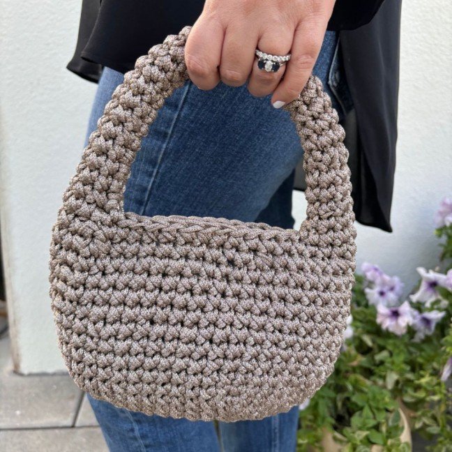 Ivy Faded Silver 
Crochet Bag