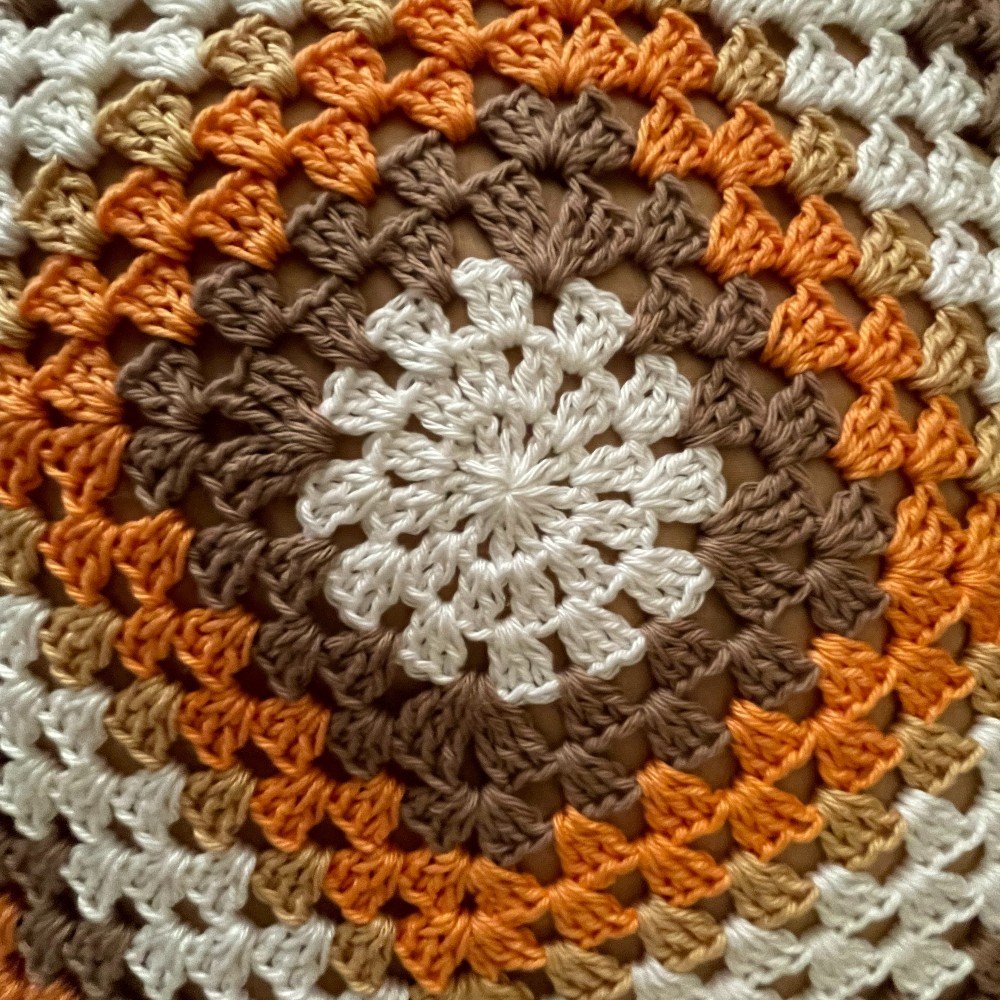 Geometric Pattern 
Crochet Cushion Cover