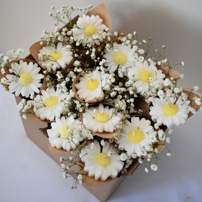 Scented Daisies 
Candle Bouquet