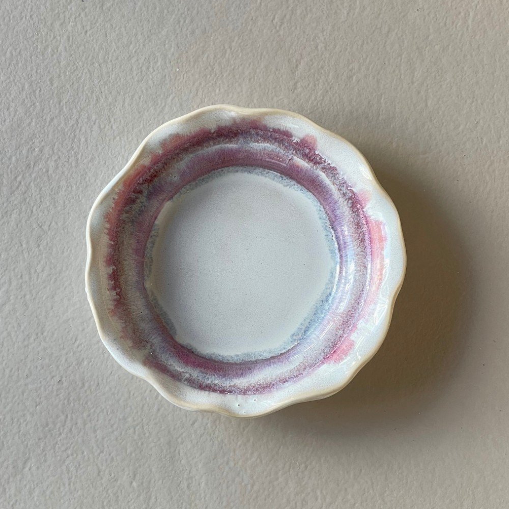 Bowl with 
Wavy Edges