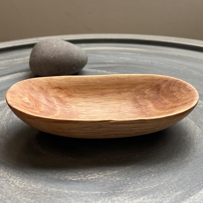 Wooden 
tray/bowl