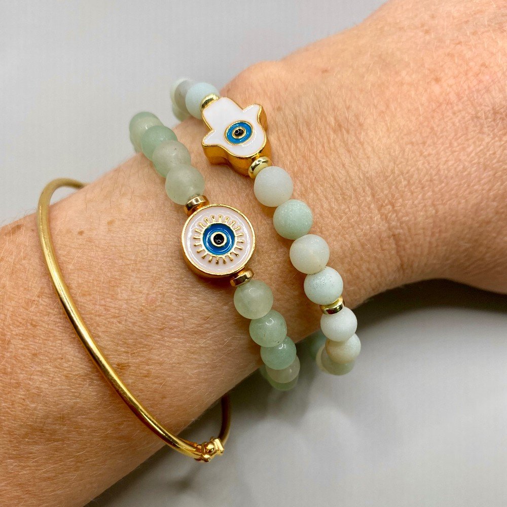 White Hand 
Stones Bracelet