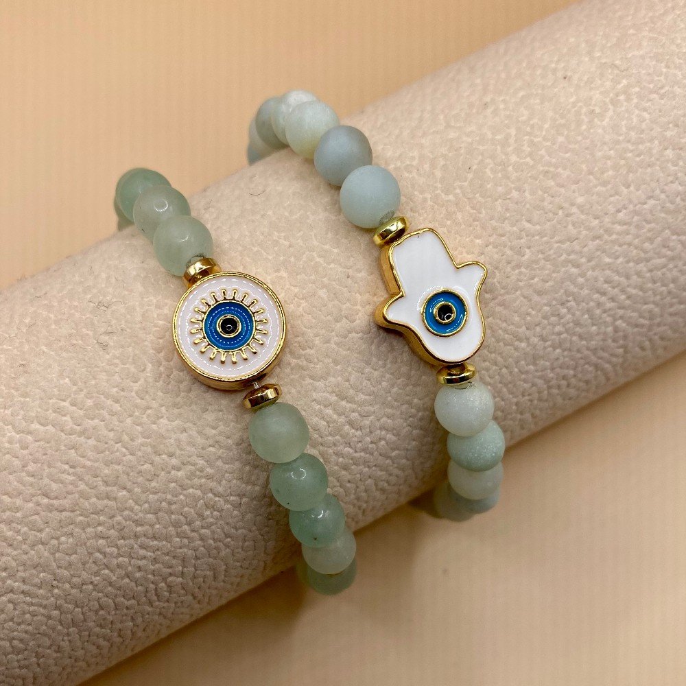 White Hand 
Stones Bracelet