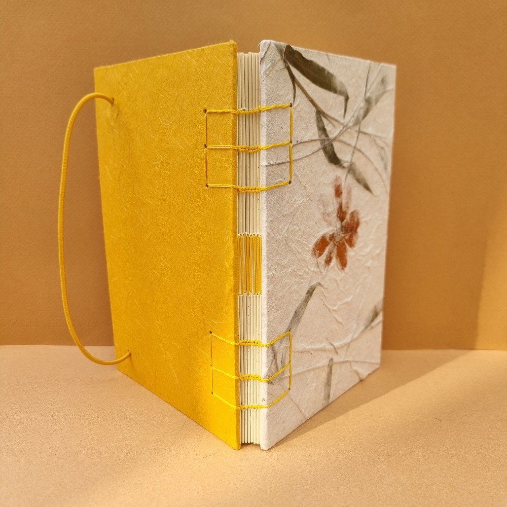 Journal: Pantone 
Yellow & Floral Print