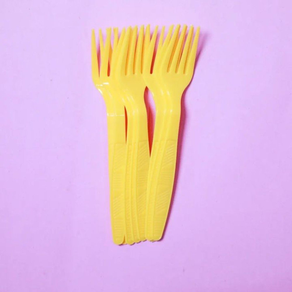 Yellow Ice Cream Paper 
Tableware Party Set