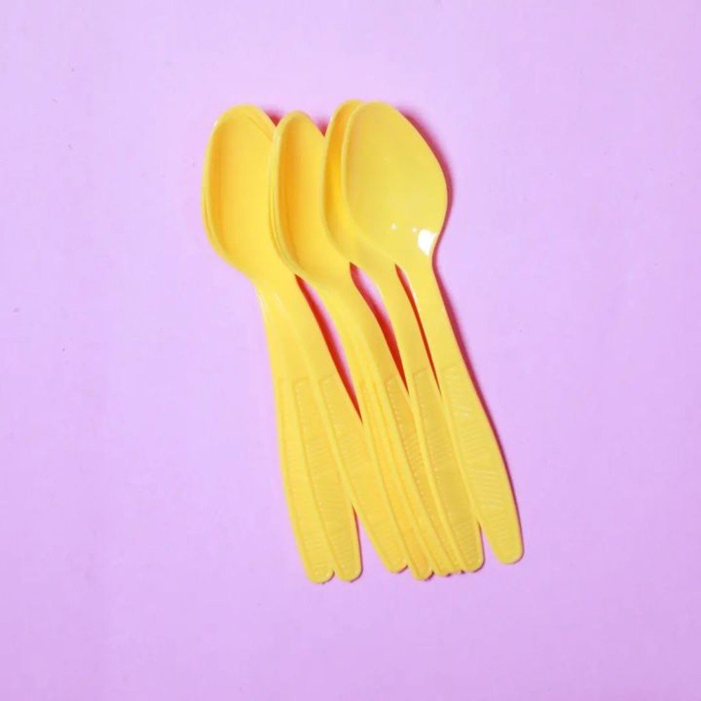 Yellow Ice Cream Paper 
Tableware Party Set