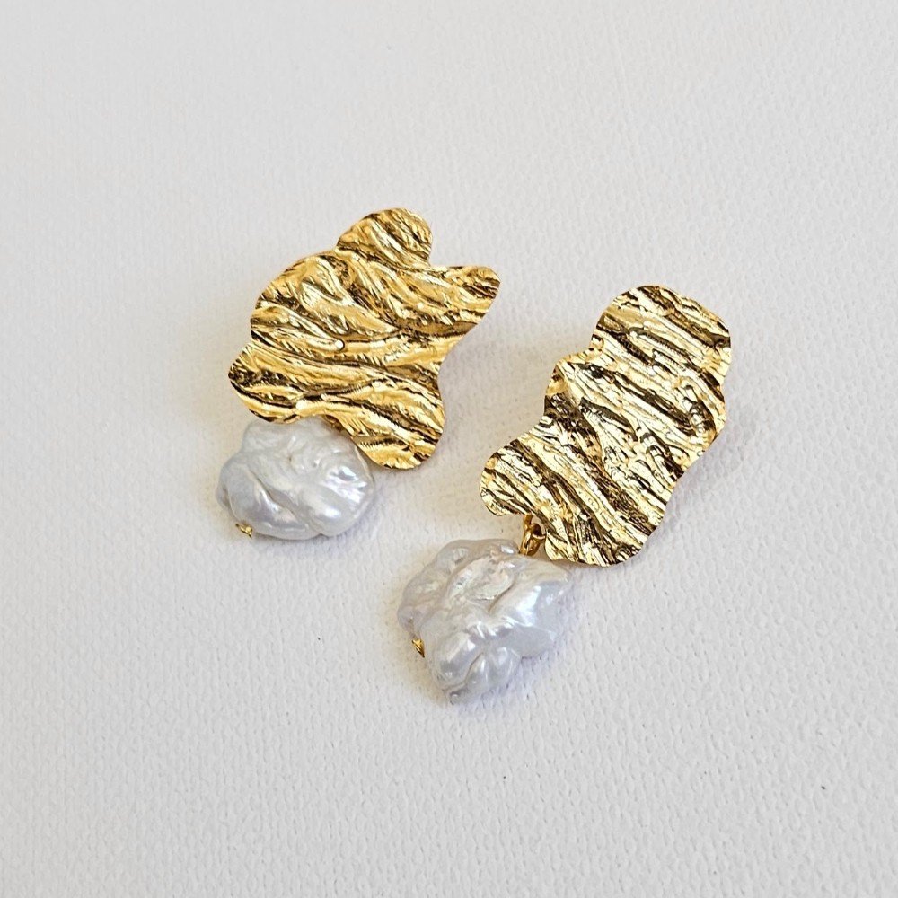 Sahara 
Pearl Earrings