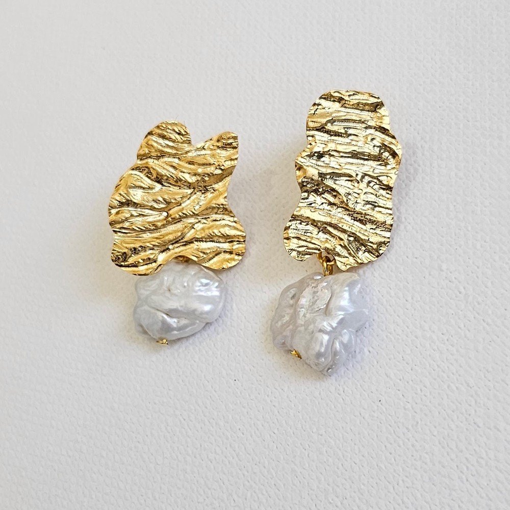 Sahara 
Pearl Earrings