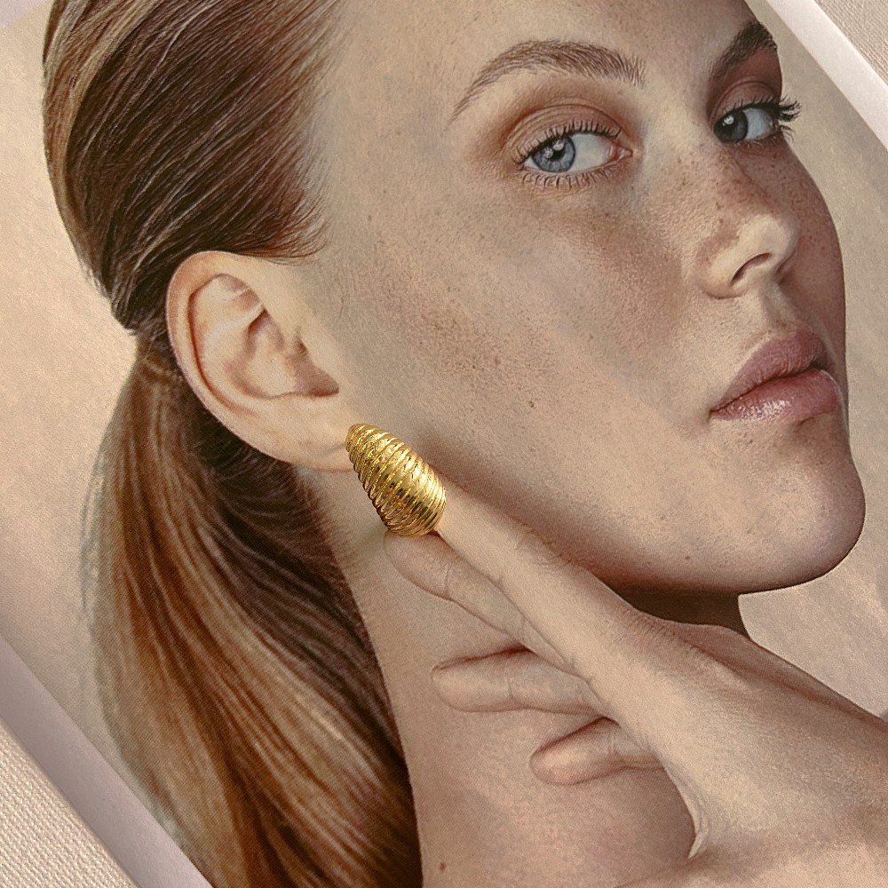 Golden Shell 
Earrings