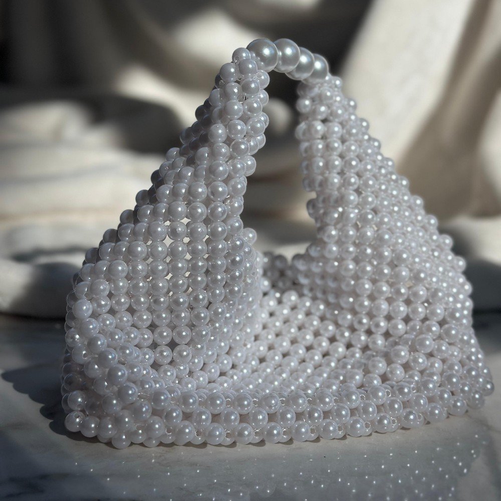 Pearls 
Beaded Bag