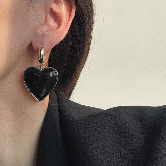 Dangly 
Heart Earrings