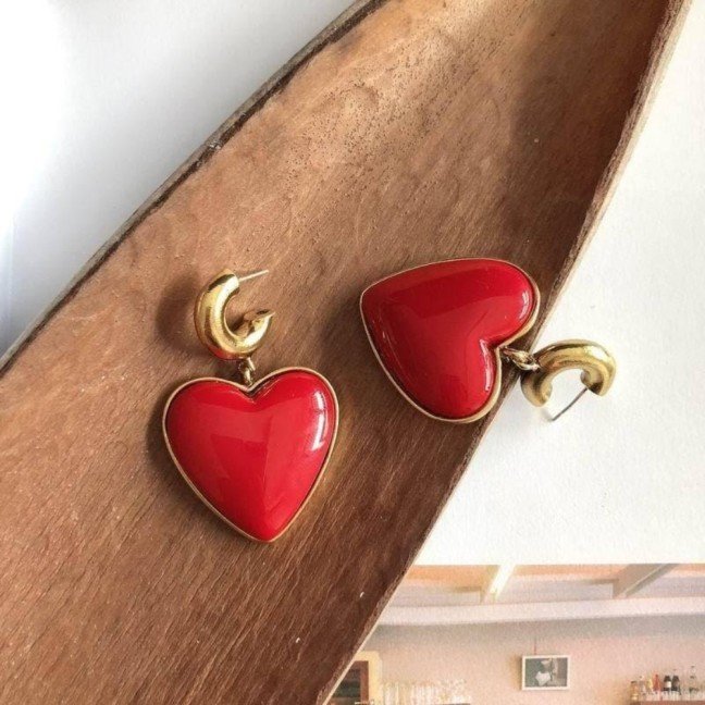 Dangly 
Heart Earrings