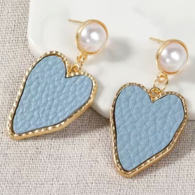 Pearl & Leather 
Heart Earrings