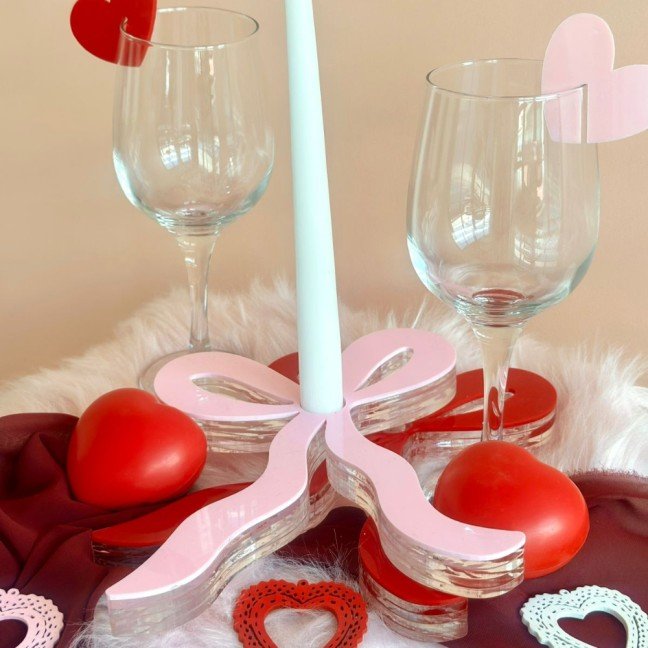 Bow Plexi 
Candle Holder