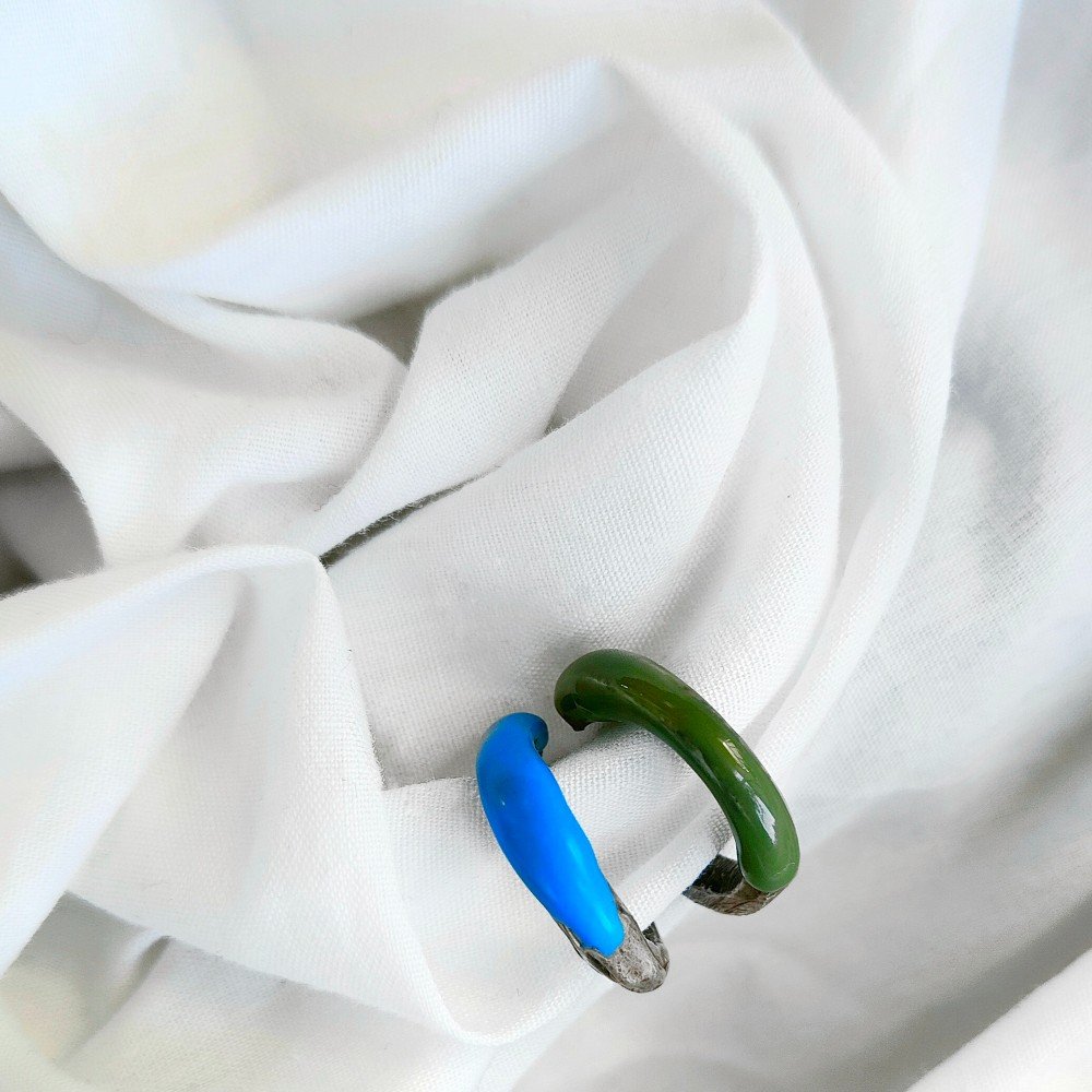 Color Pop 
Silver Ear-Cuff