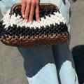 Noor 
Crochet Clutch