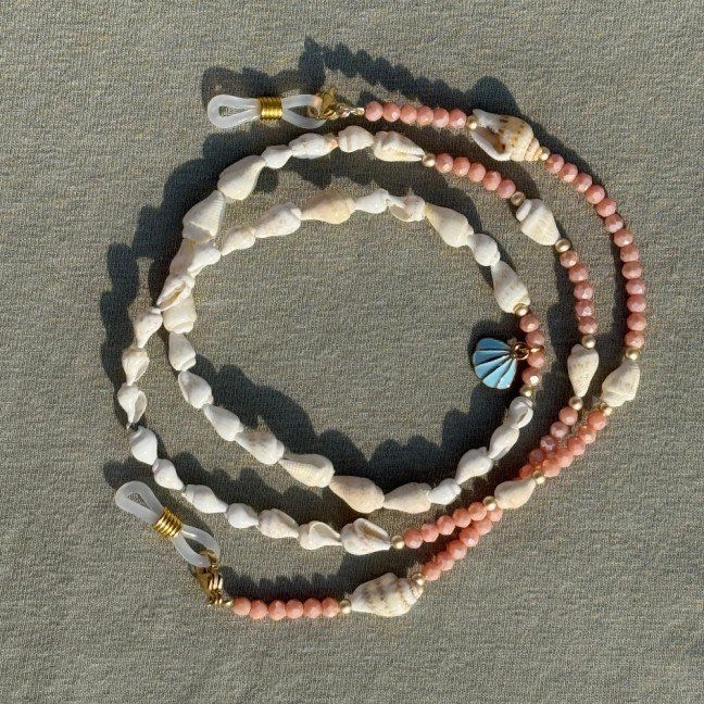 Shell & Crystal 
Sunglasses Chain