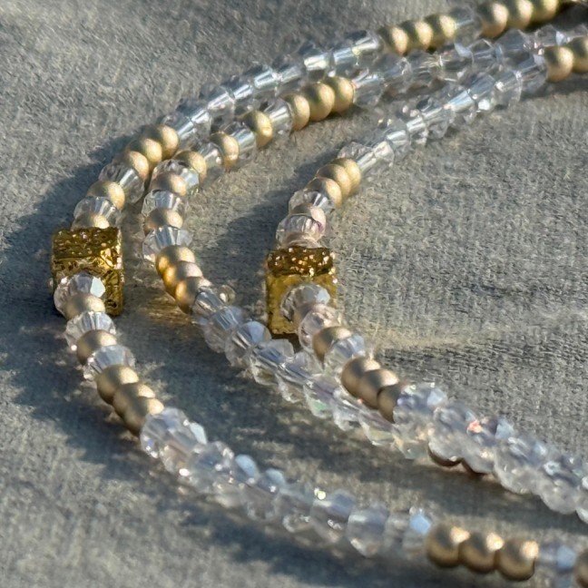 Golden Glow 
Sunglasses Chain