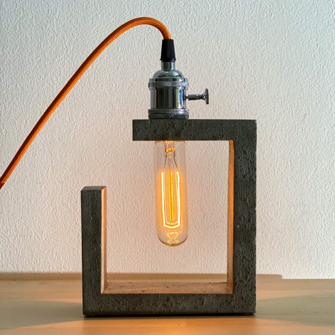 Open Frame 
Table Lamp