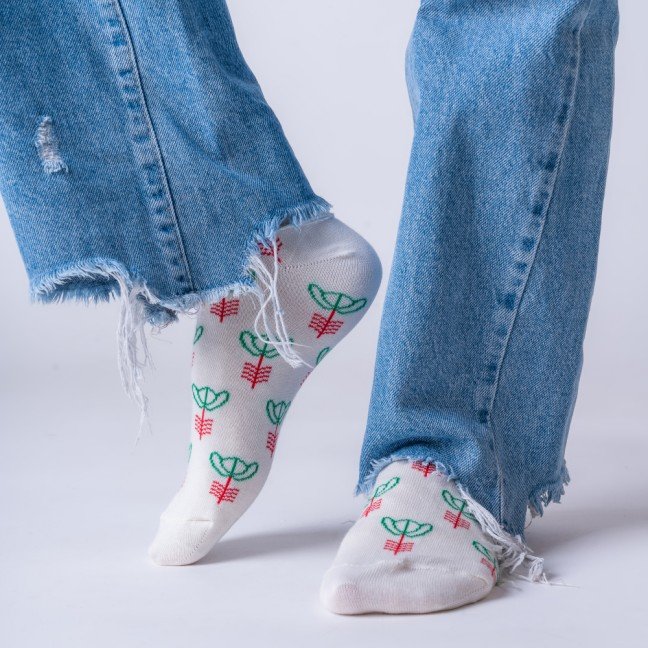 White Chaffe Matching 
Socks & Flip-flops