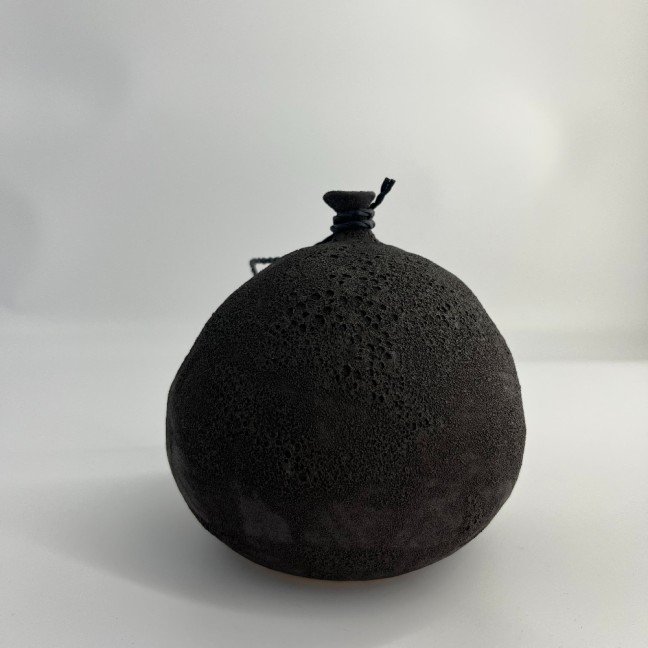 Black Magma Ceramic 
Water Balloon